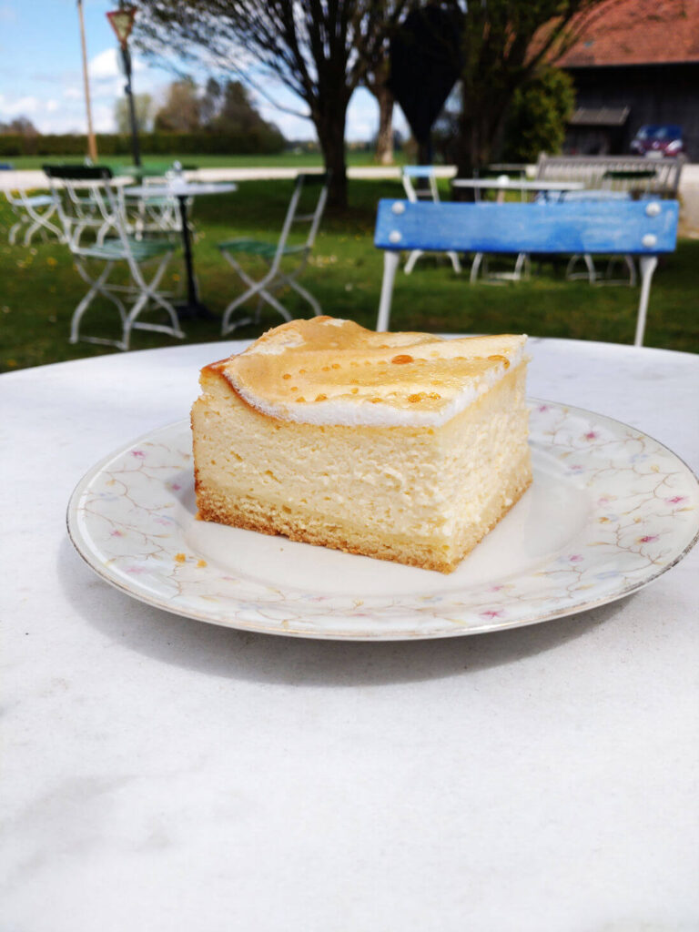 Biseekuchen auf Teller